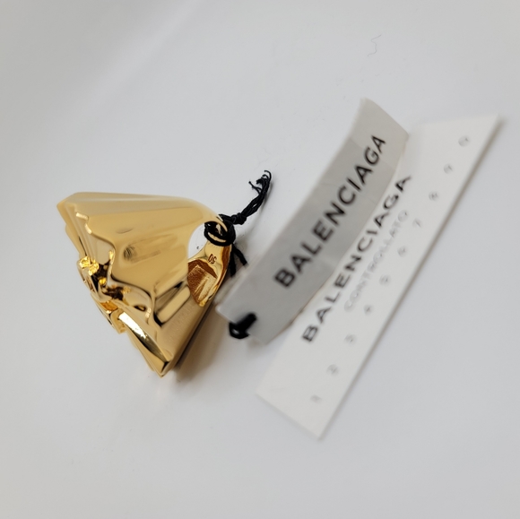 Balenciaga BB Thick Gold Ring US 5 5.5 Heavy Solid Chunky Flower Round Statement - Picture 2 of 10